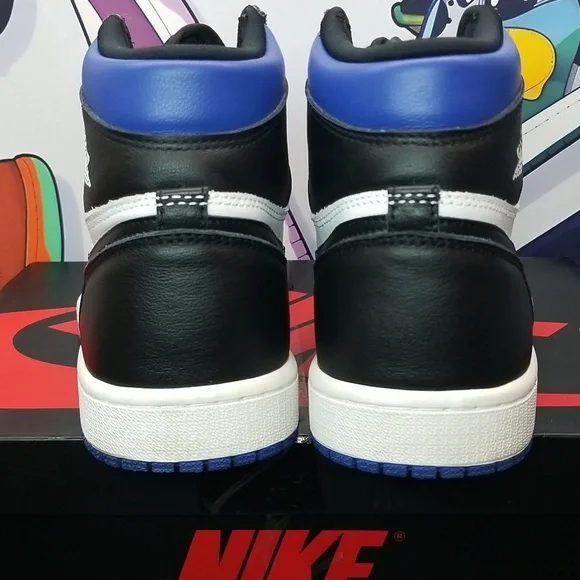 Air Jordan 1 Retro High OG "Royal Toe" - Picture 7 of 8